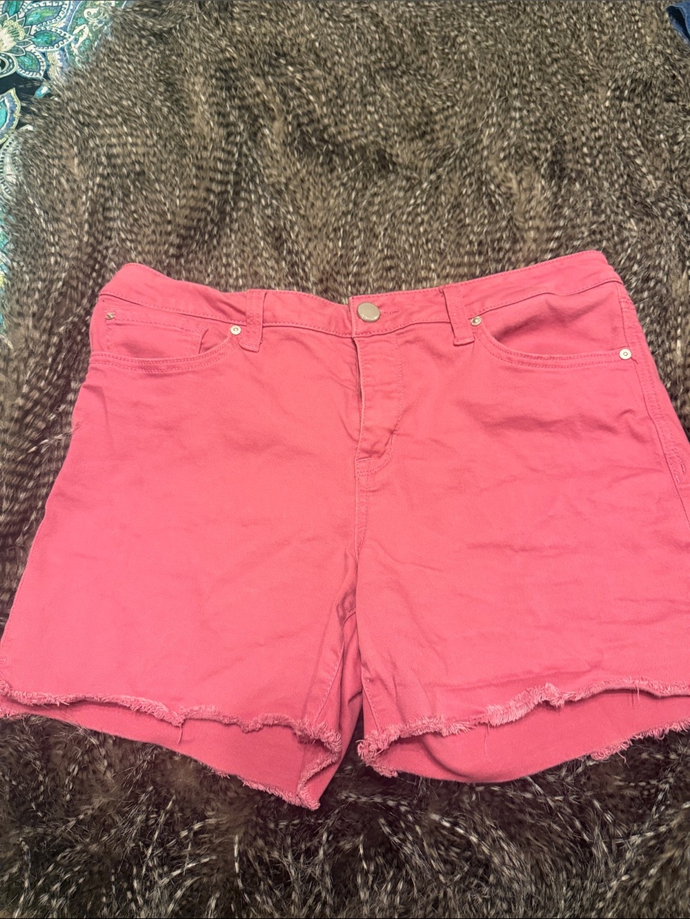 Seven7 Coral Pink Frayed Hem Denim Shorts